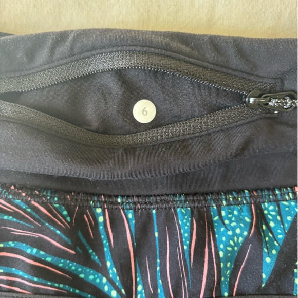 Lululemon Speed Up Shorts Lined 2.5” - Picture 4 of 5